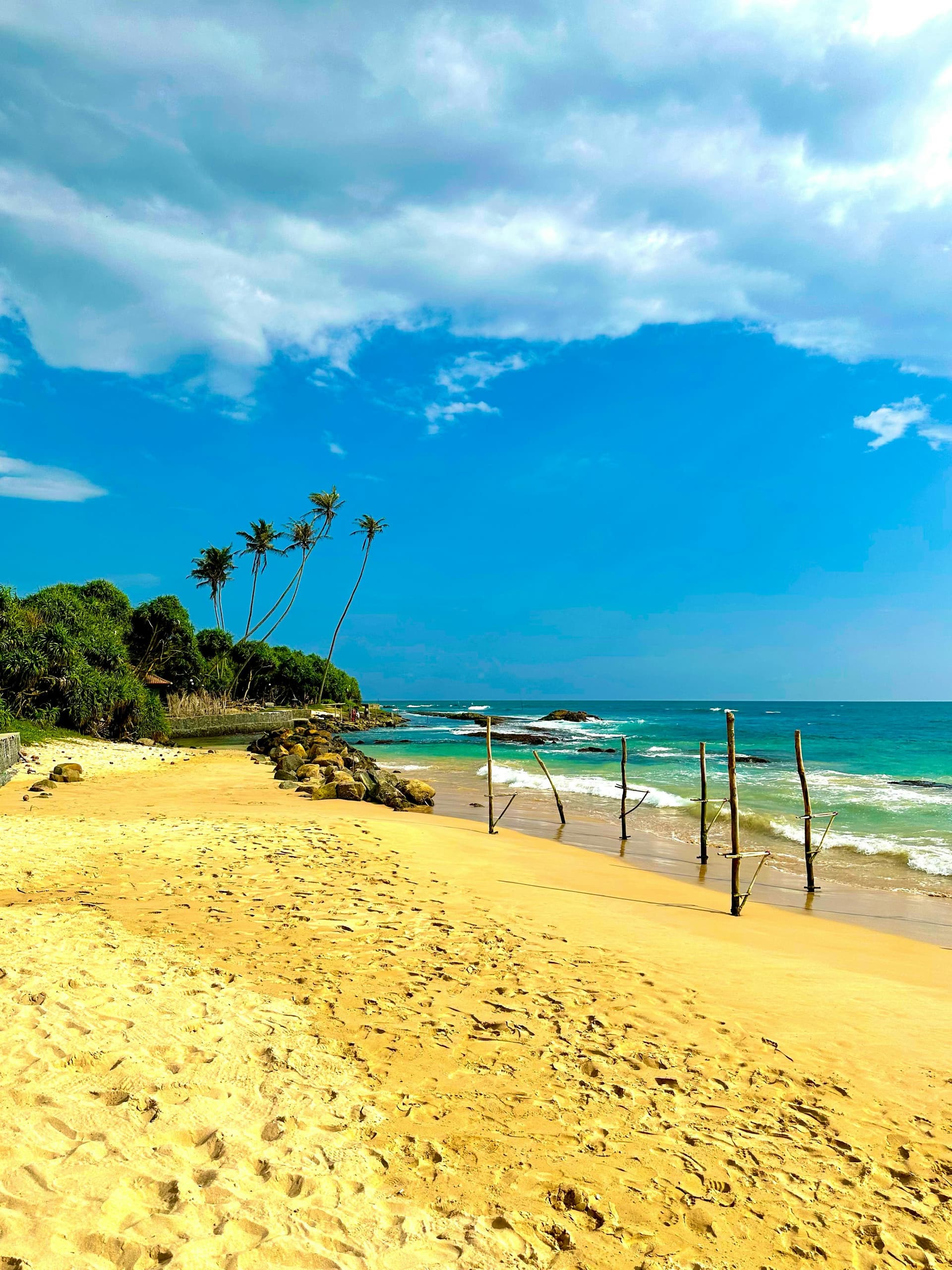 Mirissa Taxi & Day Tours: Airport Transfers & Island-Wide Private Taxis